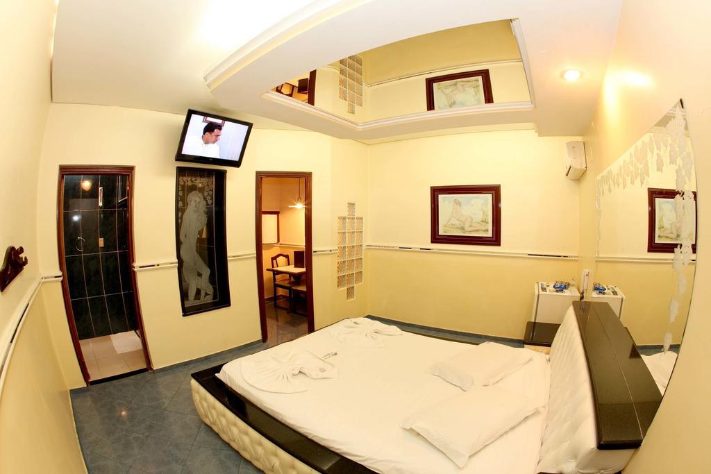 Hotel & Motel Le Baron (Adults Only) Pôrto Ferreira Habitación foto